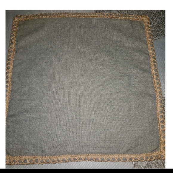 BIG PRICE DROP!!  QTY 6 - 20X20 / QTY 2 - 18X18 SOFA PILLOW COVERS GRAY & TAUPE - Picture 5 of 8